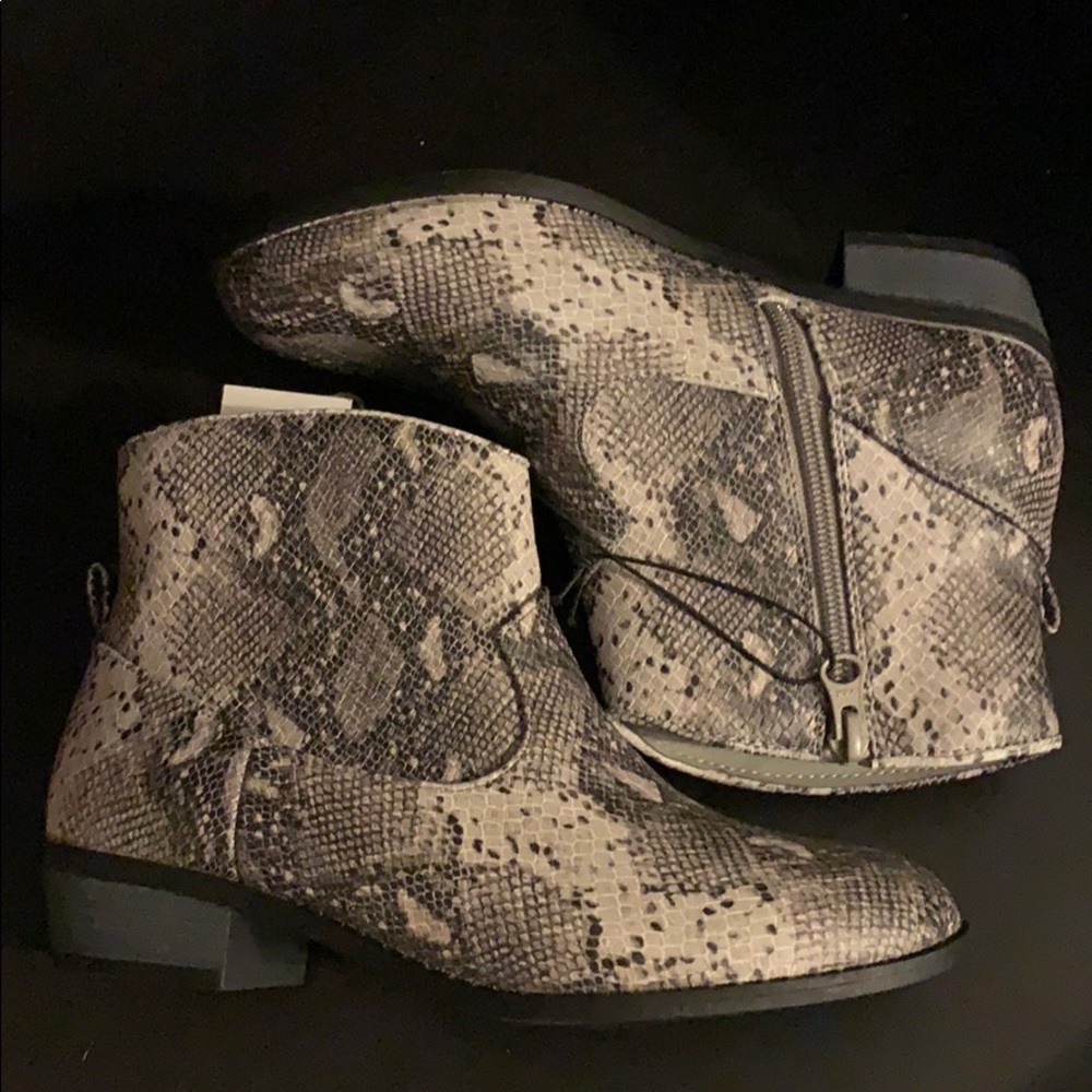 Girls Graciela Snake Print Western Ankle Boots - Picture 9 of 11